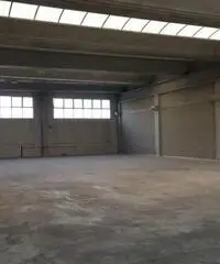 Affitto Capannone in Via Passo Gavia Snc