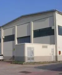 Capannoni in Sardegna varie metrature e tipologie Capannoni in Sardegna varie metrature e tipologie