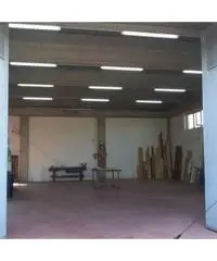 Capannone magazzino mq300 con terreno mq5000 uffici ecc