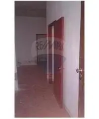 Deposito 200 mq con 800 mq di spazio esterno