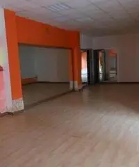 in affitto Privato magazzino centro ( via umberto mq 500 in affitto Privato magazzino centro ( via umberto mq 500