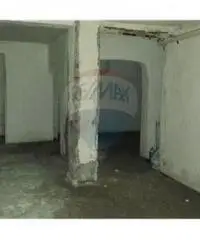 Vendita Magazzino in Via Lazzaro Spallanzani Vendita Magazzino in Via Lazzaro Spallanzani