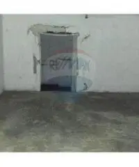 Vendita Magazzino in Via Lazzaro Spallanzani Vendita Magazzino in Via Lazzaro Spallanzani