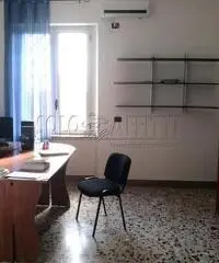 Capannone / Fondo in affitto a Catanzaro, Lido Fortuna Capannone / Fondo in affitto a Catanzaro, Lido Fortuna