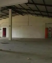 Chieti Scalo: Affitto Capannone da 400mq Chieti Scalo: Affitto Capannone da 400mq