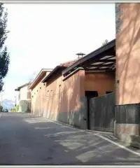 Capannone in Vendita a Olgiate Comasco Capannone in Vendita a Olgiate Comasco