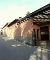 Capannone in Vendita a Olgiate Comasco Capannone in Vendita a Olgiate Comasco