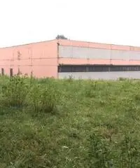 Vendita Magazzino in Via Nazionale Vendita Magazzino in Via Nazionale