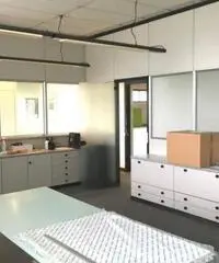 Vendita Magazzino in Via Nazionale Vendita Magazzino in Via Nazionale