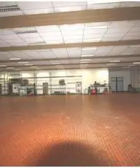 Vendita Magazzino in Via Nazionale Vendita Magazzino in Via Nazionale