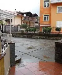 Deposito con corte a Mendicino in contrada Tivolille Deposito con corte a Mendicino in contrada Tivolille