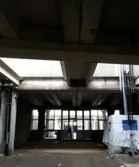 Scandicci ( zona Casellina ) capannone artigianale nuovo di 500 mq, con altezza 4,70 m, ufficio, due