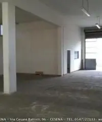 Centro città: Affitto Magazzino in Via Lepanto