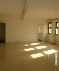 Vendita Laboratorio in via Limate Vendita Laboratorio in via Limate