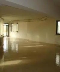 Vendita Laboratorio in via Limate Vendita Laboratorio in via Limate