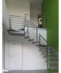 Artigianalecommerciale  di 450 mq + piazzale pavimentato Artigianalecommerciale  di 450 mq + piazzale pavimentato