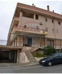 Vendita Magazzino da 110mq con garage Vendita Magazzino da 110mq con garage