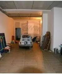 Vendita Magazzino da 110mq con garage Vendita Magazzino da 110mq con garage