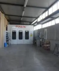 Barcellona ampio capannone attrezzato Barcellona ampio capannone attrezzato