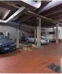 Affitto Capannone in centro commerciale strada coperta