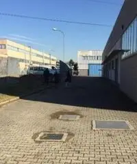 Affitto Capannone in Strada Statale 33