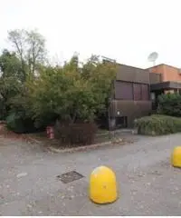 Affitto Capannone in Viale Italia