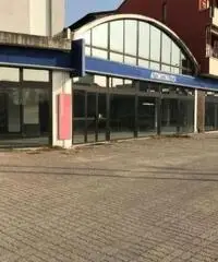 Affitto Capannone in via Sempione 184