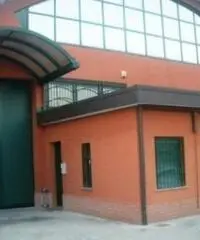 Seggiano: Vendita Capannone in via Brescia Seggiano: Vendita Capannone in via Brescia