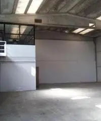 Vendita Capannone da 330mq Vendita Capannone da 330mq