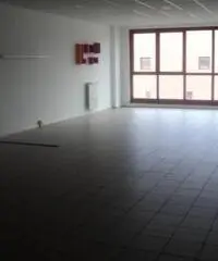 Vendita Capannone da 185mq con ascensore Vendita Capannone da 185mq con ascensore