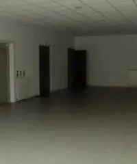 Vendita Capannone da 185mq con ascensore Vendita Capannone da 185mq con ascensore