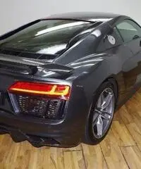 Audi R8 5.2 FSI V10 PLUS S-TRONIC MAGNETICRIDE CARBONIO Audi R8 5.2 FSI V10 PLUS S-TRONIC MAGNETICRIDE CARBONIO