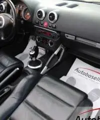 AUDI TT ROADSTER 1.8 T 150 CV Interni in pelle + Sedili riscaldabili + Climatizzatore automatico + R AUDI TT ROADSTER 1.8 T 150 CV Interni in pelle + Sedili riscaldabili + Climatizzatore automatico + R
