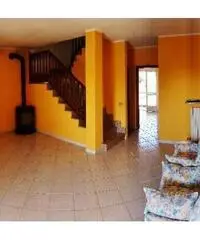 Villa di 7 locali in Vendita Villa di 7 locali in Vendita