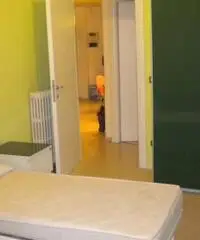 AFFITTASI A STUDENTESSE DUE POSTI LETTO IN CAMERA DOPPIA AFFITTASI A STUDENTESSE DUE POSTI LETTO IN CAMERA DOPPIA