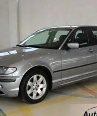 BMW 320 D TOURING E46 Climatizzatore digitale + Radio cd + Cerchi in lega + DSC + Vetri elettrici + 