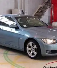 BMW 320 I COUPE' Fari allo Xeno + Climatizzatore bi-zona + Radio cd +