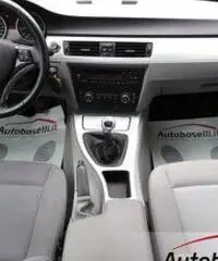 BMW 320 I COUPE' Fari allo Xeno + Climatizzatore bi-zona + Radio cd +