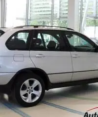 BMW X5 3.0 D STEPTRONIC Cambio automatico Fari xeno Cruise control Cerchi in lega 19 Radio cd Bracci