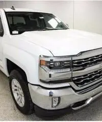 Chevrolet Silverado Chevrolet Silverado LTZ V8 5,3 ECOTEC 355 HP 4X4 C Chevrolet Silverado Chevrolet Silverado LTZ V8 5,3 ECOTEC 355 HP 4X4 C