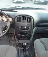 Chrysler Voyager 2.5 CRD cat LE