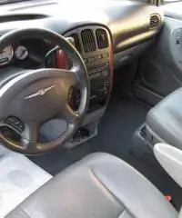 CHRYSLER Voyager 2.8 CRD cat LX Leather Automatica rif. 6589641 CHRYSLER Voyager 2.8 CRD cat LX Leather Automatica rif. 6589641