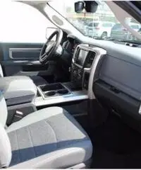 Dodge RAM Dodge RAM SLT Crew Cab sensore pioggia, GPS, USB
