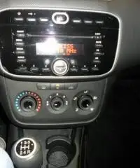 FIAT Punto Evo 1.3 Mjt 75 CV DPF 5 porte S&S Dynamic rif. 7135298 FIAT Punto Evo 1.3 Mjt 75 CV DPF 5 porte S&S Dynamic rif. 7135298