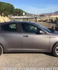 ALFA ROMEO Giulietta 1.6 JTDm-2 105 CV Distinctive rif. 7182671 ALFA ROMEO Giulietta 1.6 JTDm-2 105 CV Distinctive rif. 7182671