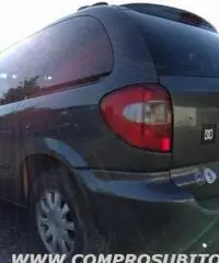 CHRYSLER Grand Voyager 2.5 CRD cat Limited rif. 7196109 CHRYSLER Grand Voyager 2.5 CRD cat Limited rif. 7196109