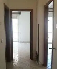 GIOIA TAURO VENDE: Appartamento in Via R. Margherita (zona c
