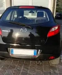 Mazda 2 1.3 16V 75CV 5p. Play Mazda 2 1.3 16V 75CV 5p. Play