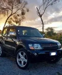 Mitsubishi Pajero 3.2 V6 Sport Mitsubishi Pajero 3.2 V6 Sport
