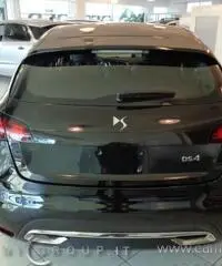 DS DS4 BlueHDi 120 S&S So Chic DS DS4 BlueHDi 120 S&S So Chic